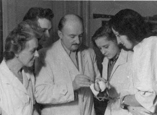 Thalman Zahnprosthesen - ca. 1951 Alma Margarete (Knöffler) Jakobs at far left