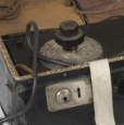 IWM COM 1500 - close-up of the tuning knob