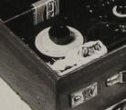 Close-up of the tuning knob from the wireless transmitter/receiver of Jan Willem Ter Braak (from KV 2/114-3)