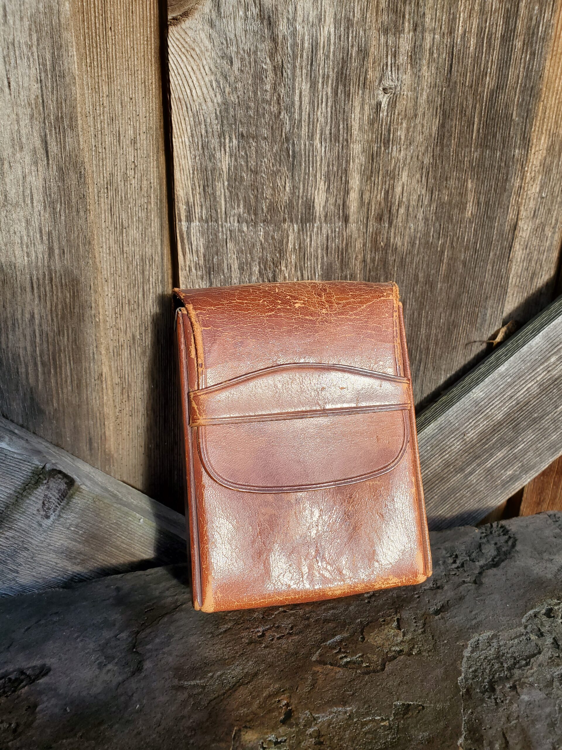 Front - Zeka Wettig Geder leather cigarette case (Copyright 2023 G.K. Jakobs)