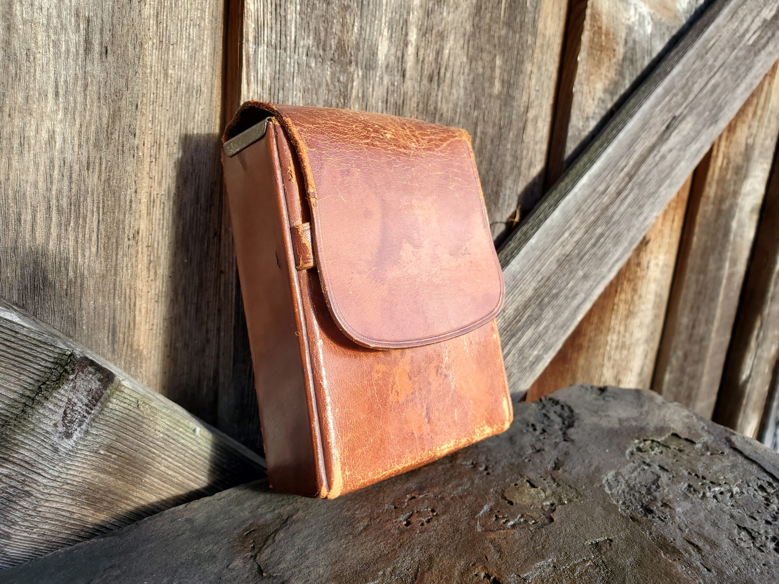 Front - Zeka Wettig Geder leather cigarette case  (Copyright 2023 G.K. Jakobs)