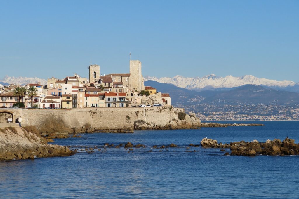 Antibes, France - Residence of Lavinia Tandy Stratford in 1940
(Image by SoleneC1 from Pixabay)